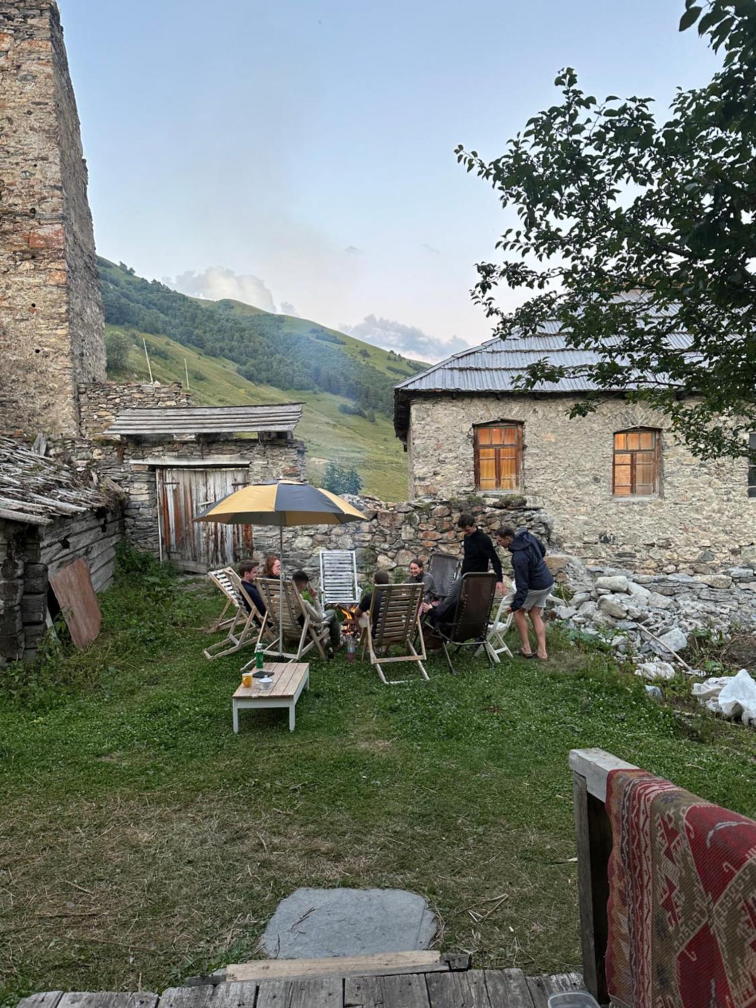 Panorama Guesthouse Mata C. Adishi Buitenkant foto