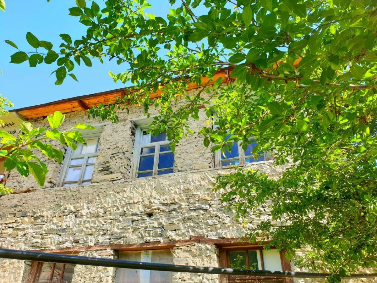Panorama Guesthouse Mata C. Adishi Buitenkant foto