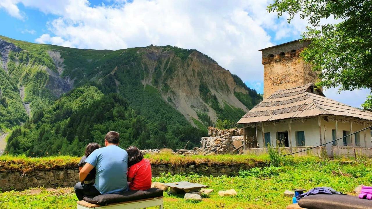 Panorama Guesthouse Mata C. Adishi Buitenkant foto